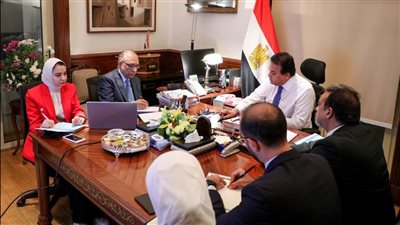 وزير الصحة يتابع تطور مؤشرات العمل بالاستراتيجية القومية للسكان والتنمية
