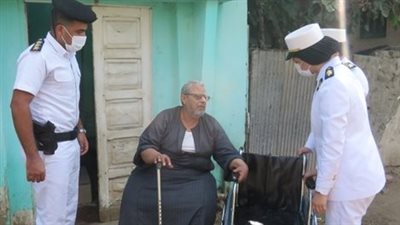 الداخلية تحرك مأمورية لتهدي مواطنا كرسيا متحركا بالغربية