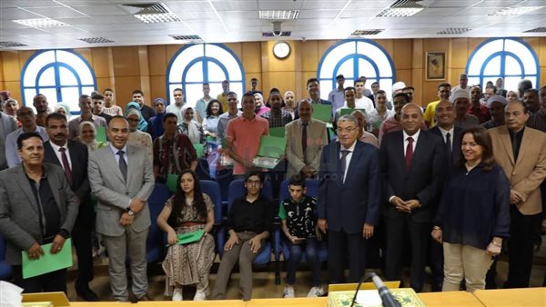 تكريم محافظ المنيا