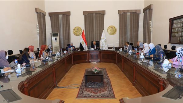 اجتماع وزير التعليم