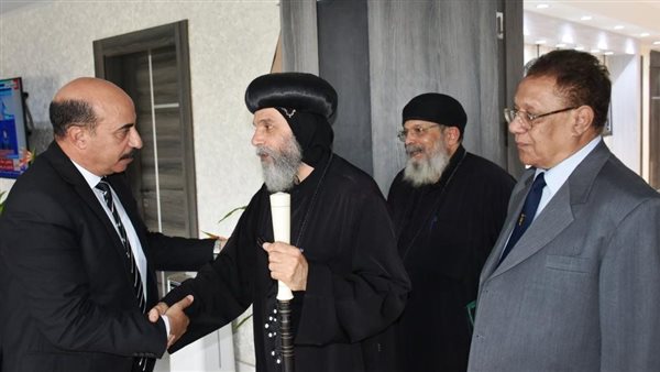 محافظ أسوان