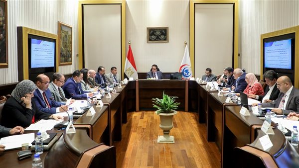 جانب من اجتماع وزير