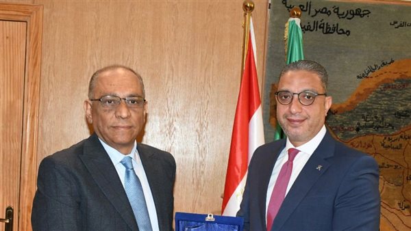 محافظ الفيوم يُكرم