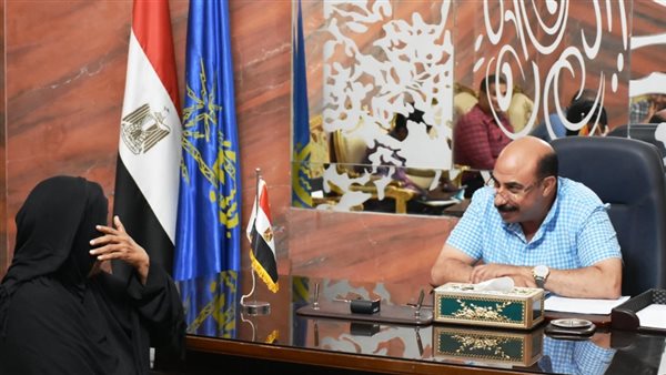 محافظ أسوان