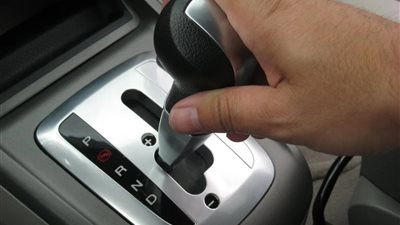 فحص دوري لدورة التبريد.. 6 نصائح للحفاظ على السيارة الأوتوماتيك 