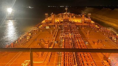 نجاح تعويم السفينة الجانحة في قناة السويس 