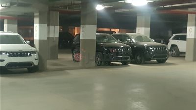 تبرير الوكيل غير مثبت بأدلة.. عز العرب يخفي سيارات مرسيدس ودي إس وفولفو وجيب داخل أحد الجراجات المهجورة