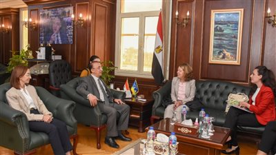 محافظ الإسكندرية يستقبل وفد البنك الأوروبي لـ إعادة الإعمار والتنمية لمناقشة خطة عمل المدينة الخضراء