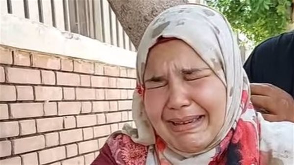 والدة الطفلة