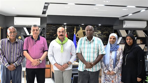 محافظ أسوان