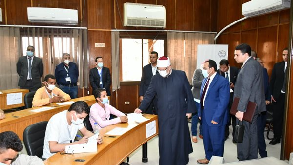 وزير الأوقاف يتفقد