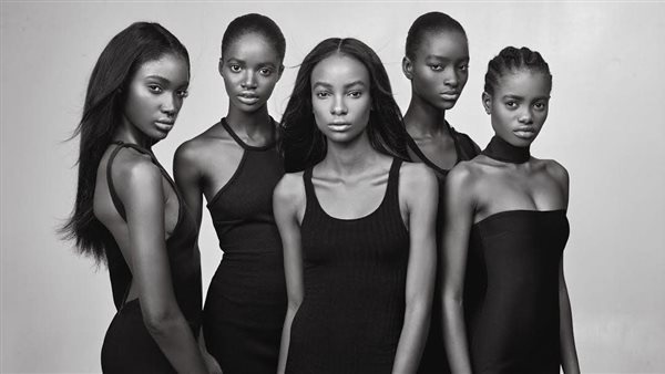 عارضات ذو بشرة سمراء