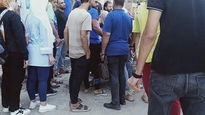 إصابة فتاتين صدمتهما سيارة أثناء عبورهما الطريق بشبرا الخيمة | صور 