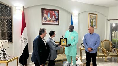 بحضور رئيس الاتحاد الأفريقي.. بعثة ناشئي اليد تلبي دعوة سفارة مصر في رواندا على العشاء 