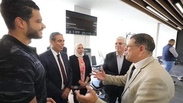 الدكتور أيمن عاشور