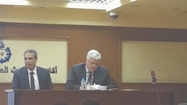 الدكتور أيمن عاشور