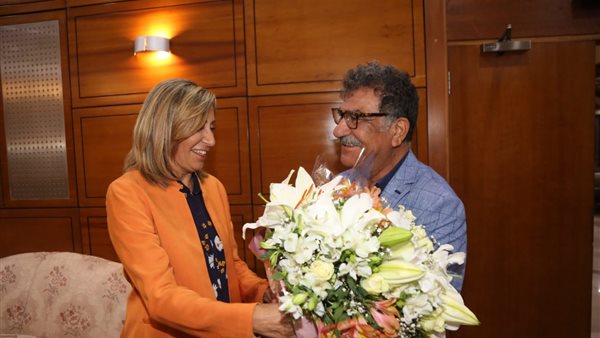 وزيرة الثقافة تستقبل