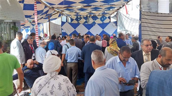 إقبال على انتخابات