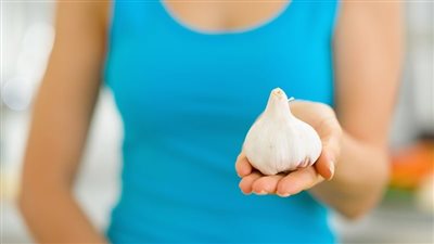فوائد الثوم للتخسيس الكرش.. أحرص على تناوله صباحا