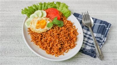 أجمل وصفات اندومي بالبيض والجبن والخضار.. أكلات سريعة التحضير - فيديو