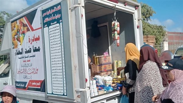 إقبال كبير علي قوافل