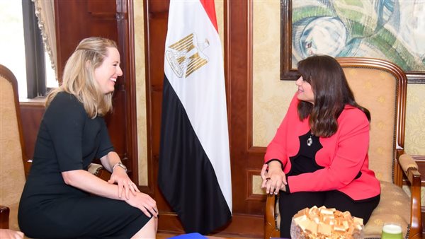 وزيرة الهجرة