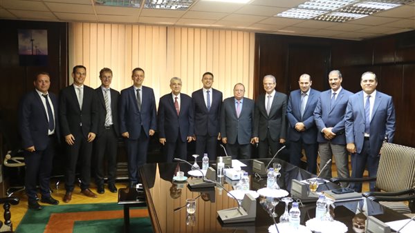 وزير الكهرباء