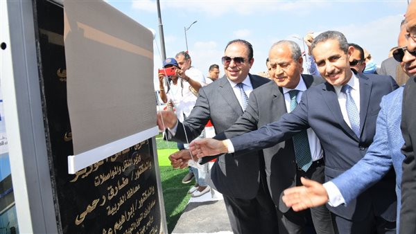 وزير التموين يفتتح