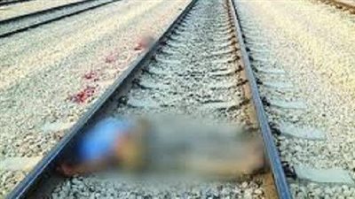 حاول المارة منعها.. معلمة تنهي حياتها أسفل عجلات القطار في البحيرة | بث مباشر 