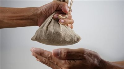 دار الإفتاء تبيّن حكم إخراج الزكاة على أموال جمعية خيرية تكفل اليتامى والمحتاجين