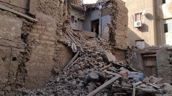 انهيار أجزاء من عقار