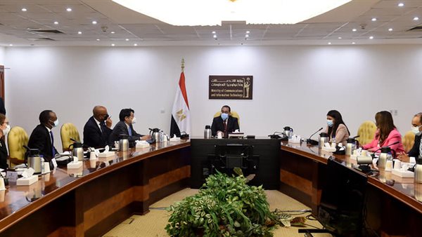 رئيس الوزراء يلتقي