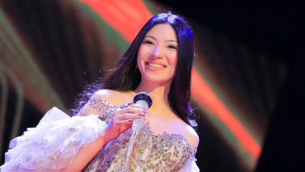 نفين رجب تتألق بأغاني