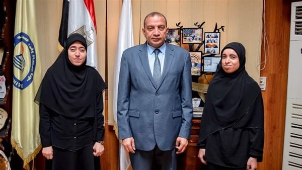 الطالبتان حنان وليلي