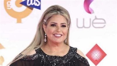 قبل عرضه بيوم واحد.. صابرين عن مسلسل أعمل إيه: أنا وخالد الصاوي زوجين بينهم ود وحب