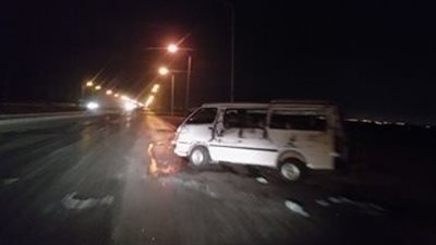 بينهم طفلان.. إصابة 7 أشخاص إثر انقلاب ميكروباص على الطريق الإقليمي بالقاهرة