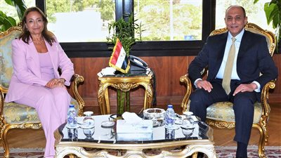 وزير الطيران يبحث مع مفوضة الطاقة بالاتحاد الإفريقي سبل تعزيز التعاون