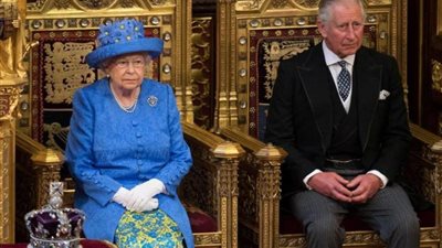 من يخلف الملكة إليزابيث الثانية في التربع على عرش المملكة المتحدة؟