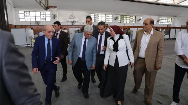 الدكتور أيمن عاشور