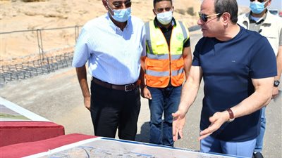 السيسي: نسعى لتيسير الحركة المرورية في القاهرة الكبرى