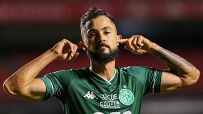 حقيقة إيقاف البرازيلي سافيو لاعب الأهلي الجديد وإصابته في المران