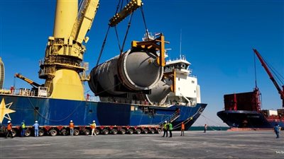 قناة السويس: استقبال ميناء الأدبية وحدات تفحيم بوزن 800 طن قادمة من الهند |صور 