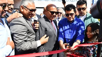 وزير الشباب والرياضة يفتتح حمام سباحة نصف أوليمبي بمركز شباب زهراء المعادي