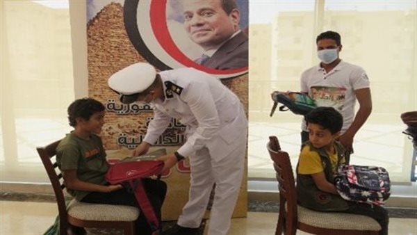 توزيع الحقائب المدرسية