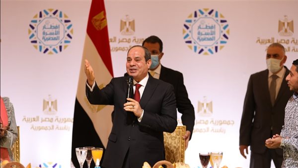 السيسي في إفطار الأسرة