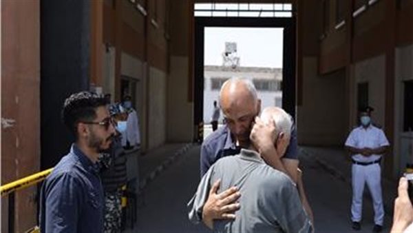 الإفراج عن سجناء..