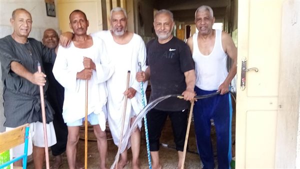 معلمو المدرسة أثناء