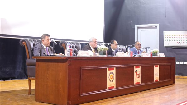 بجانب من الاجتماع