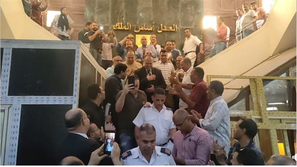 ممر شرفي لرئيس محكمة