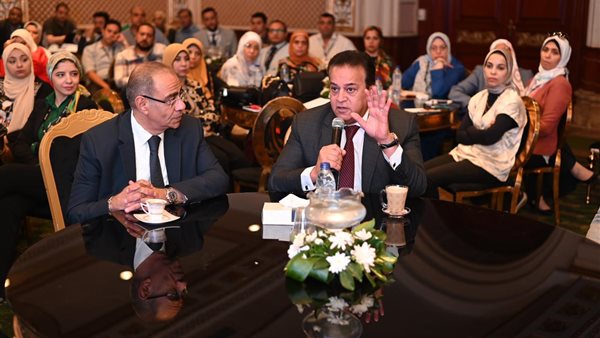 وزير الصحة والسكان